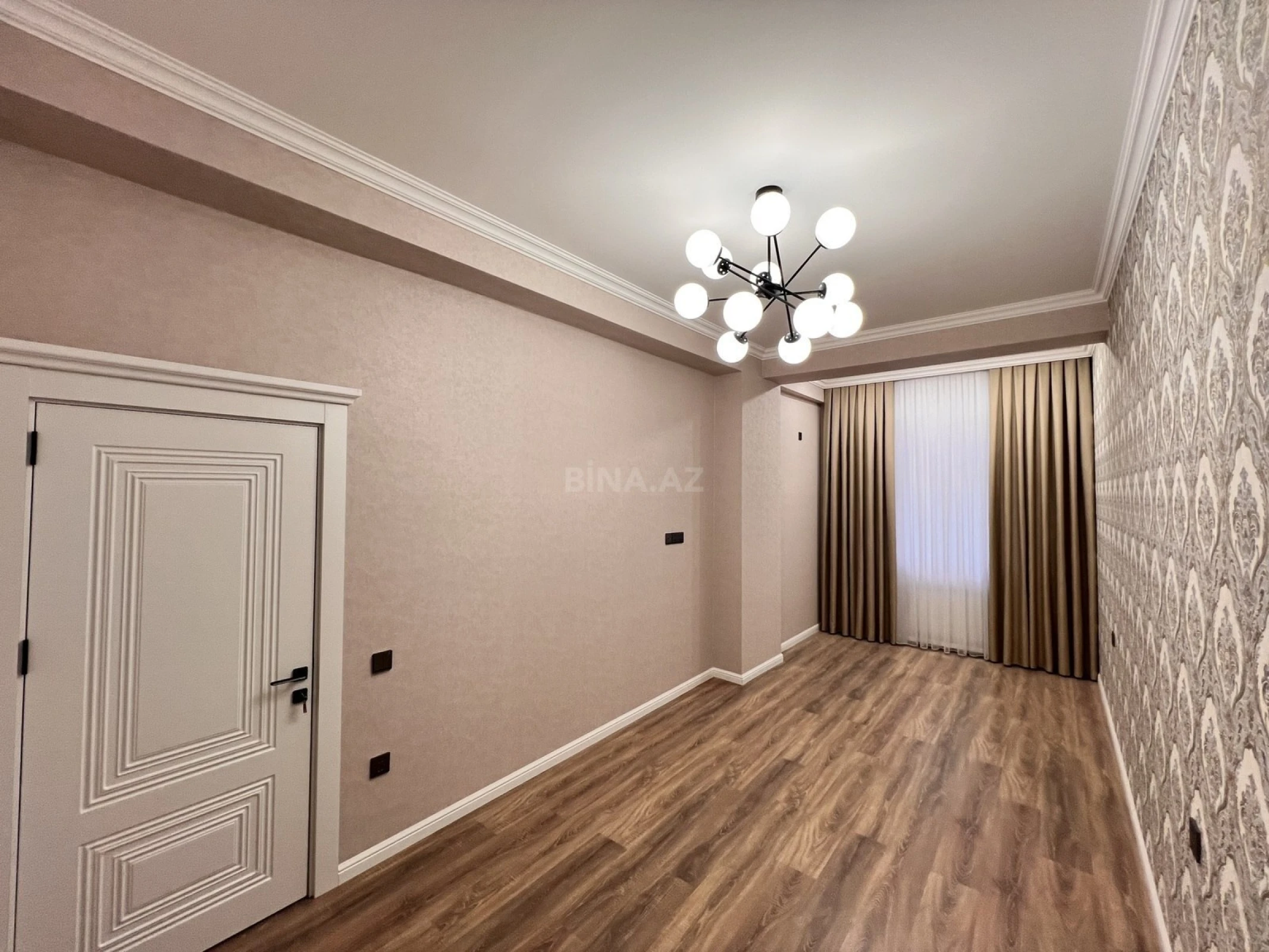 Satılır 2 otaqlı mənzil 93 m²
