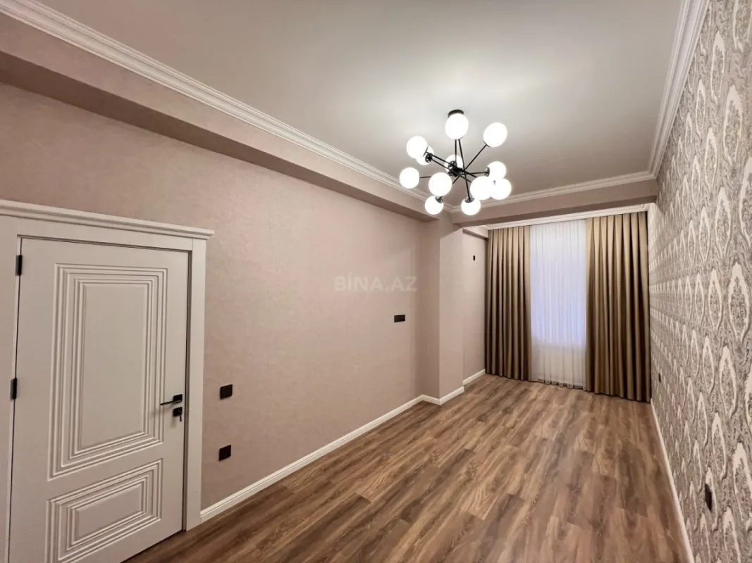 Satılır 2 otaqlı mənzil 93 m²