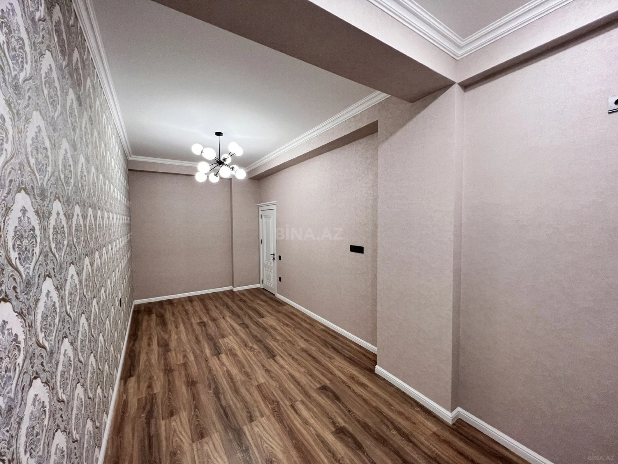 Satılır 2 otaqlı mənzil 93 m²