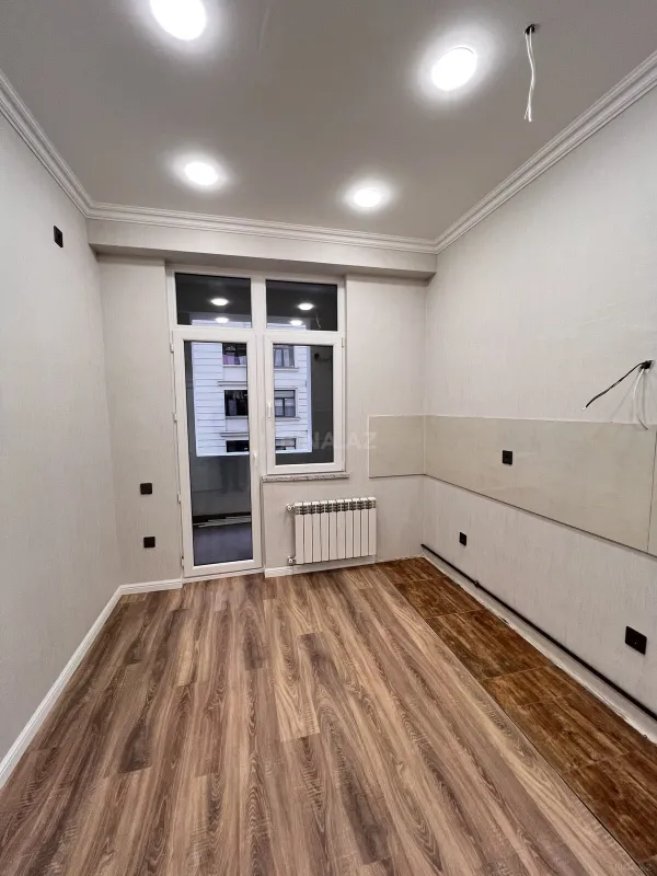 Satılır 2 otaqlı mənzil 93 m²