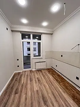 Satılır 2 otaqlı mənzil 93 m²