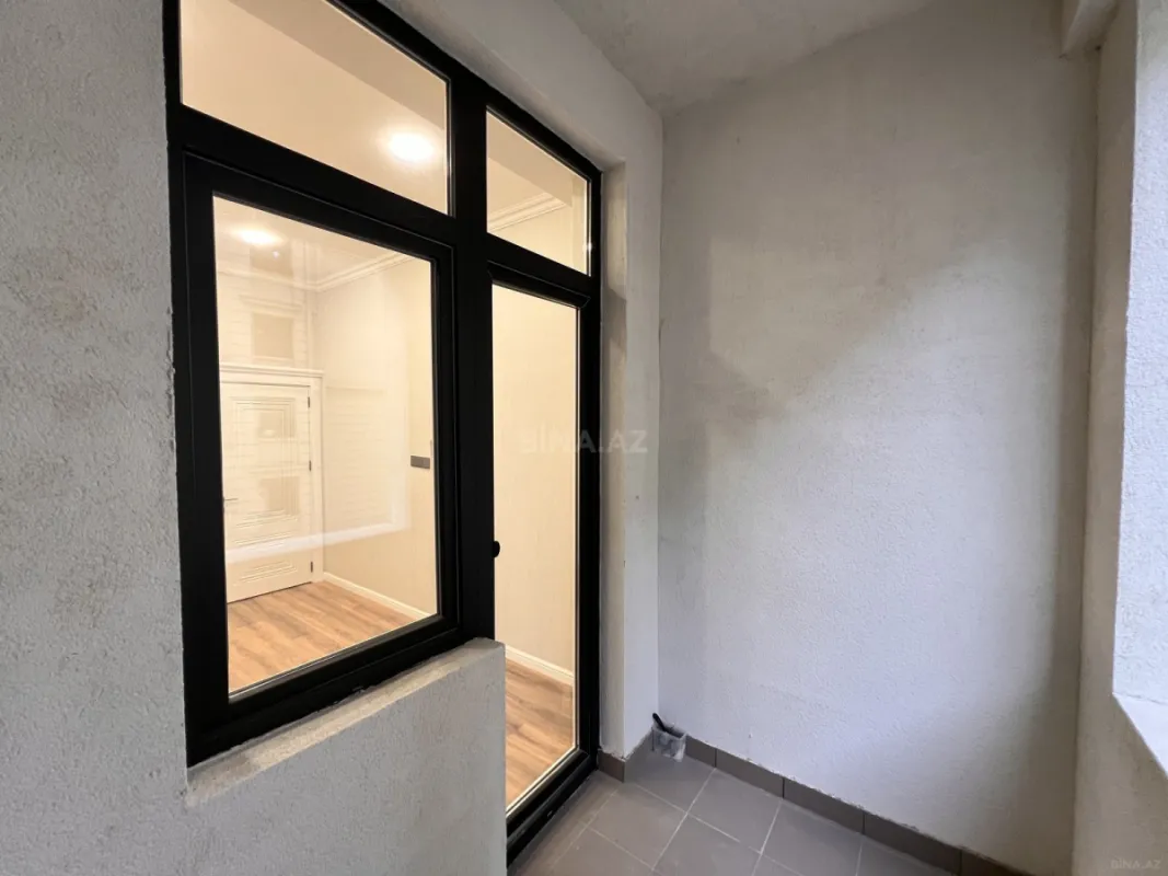 Satılır 2 otaqlı mənzil 93 m²