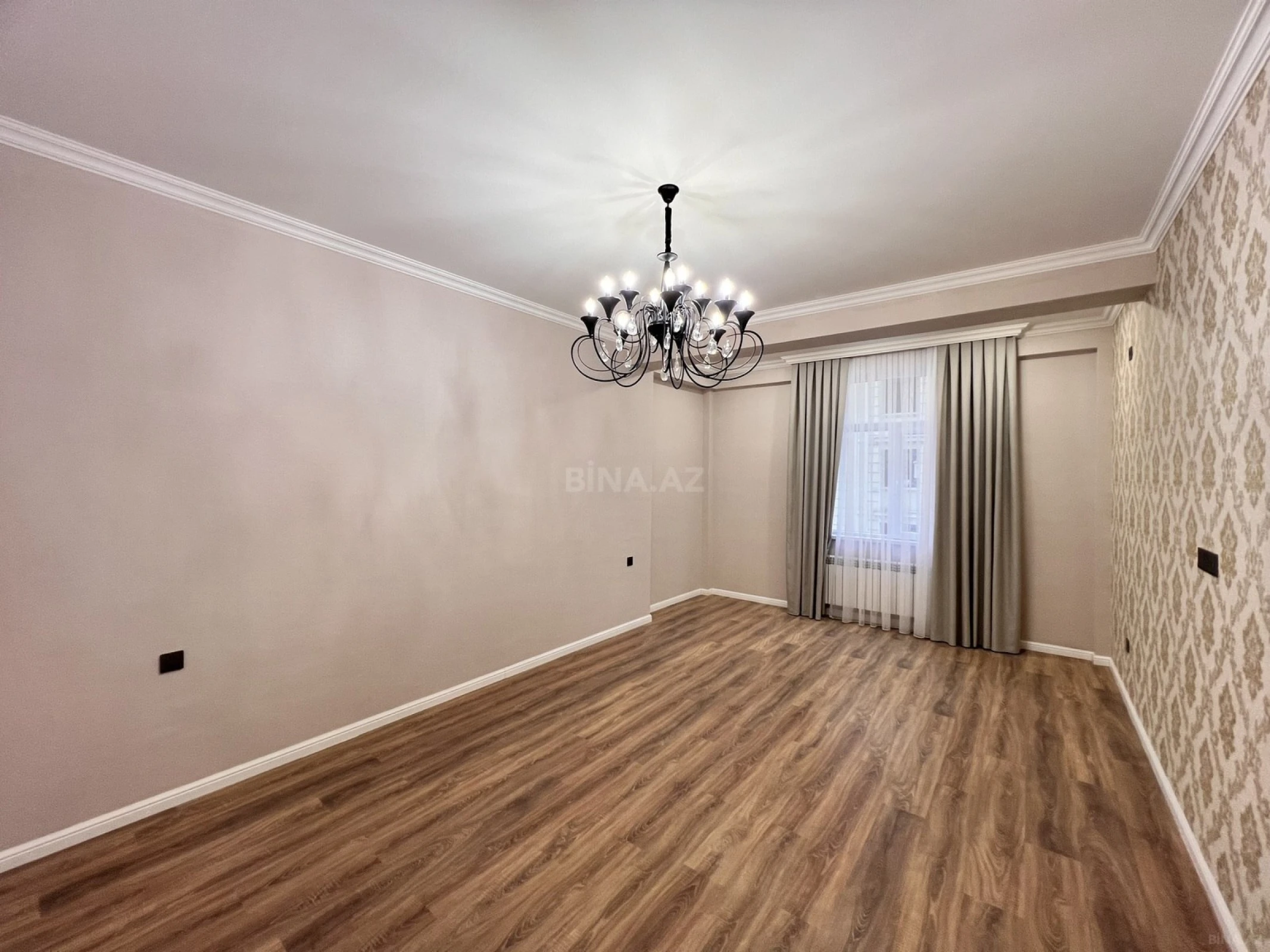 Satılır 2 otaqlı mənzil 93 m²