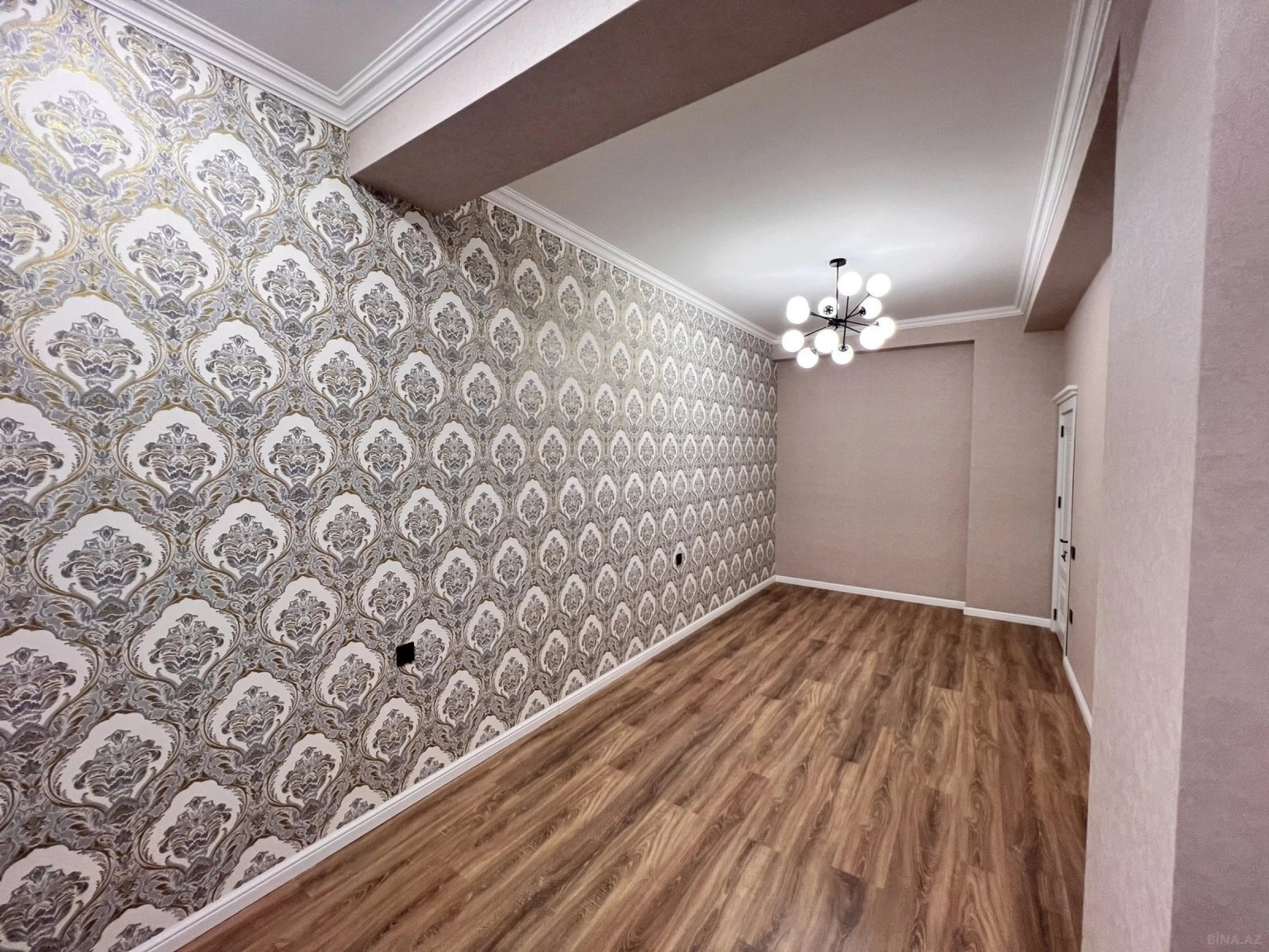 Satılır 2 otaqlı mənzil 93 m²