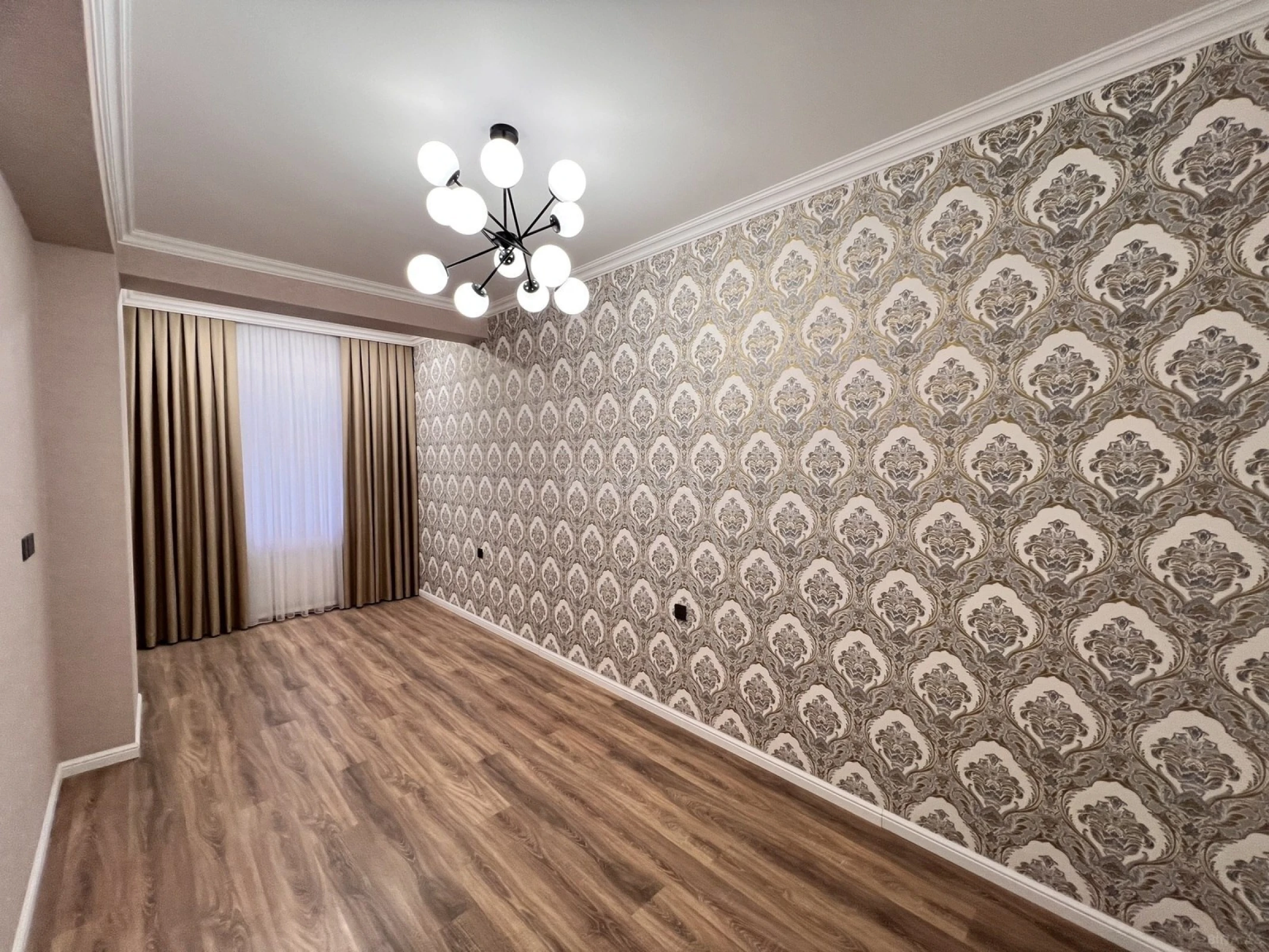 Satılır 2 otaqlı mənzil 93 m²