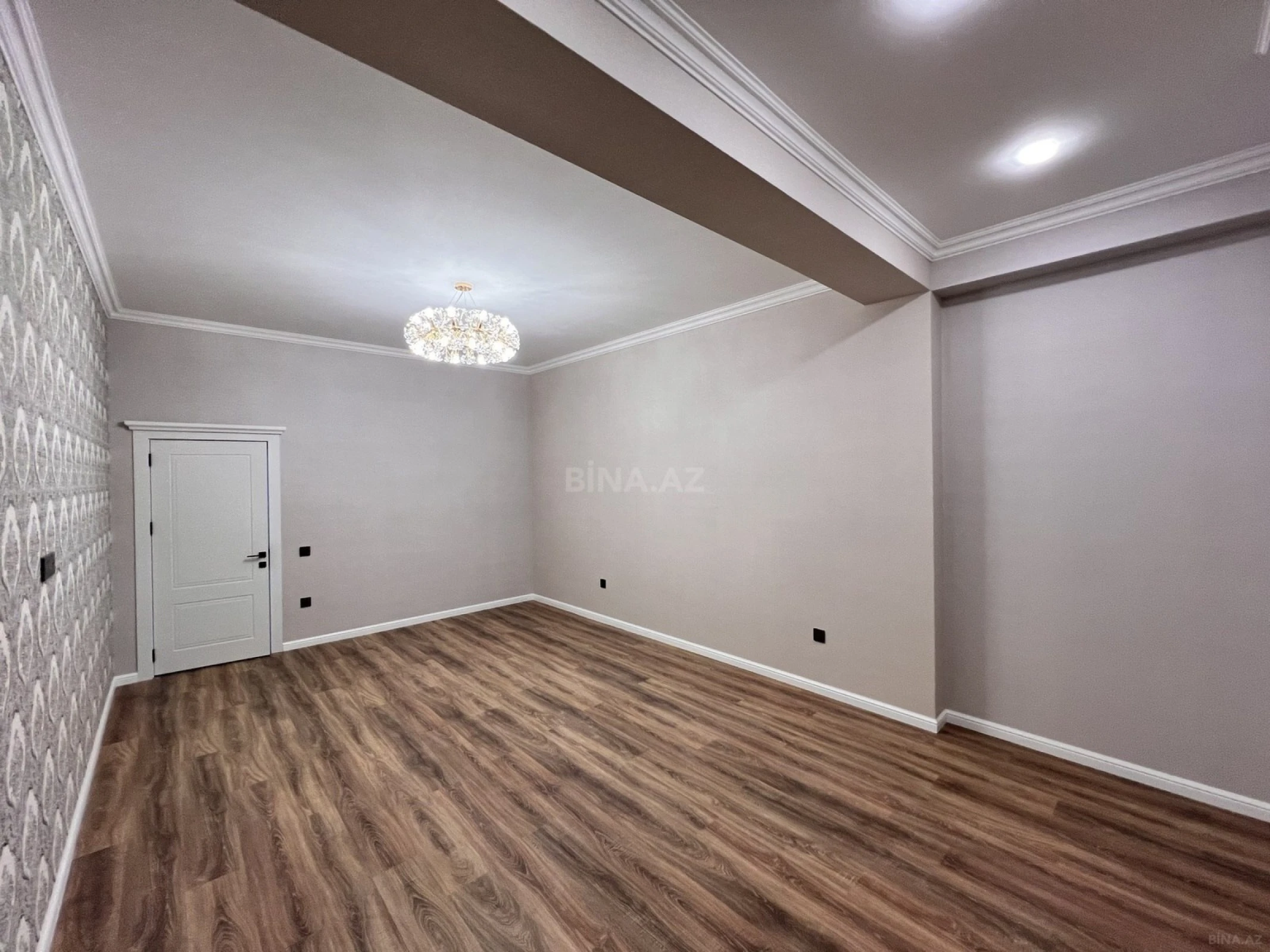 Satılır 2 otaqlı mənzil 93 m²