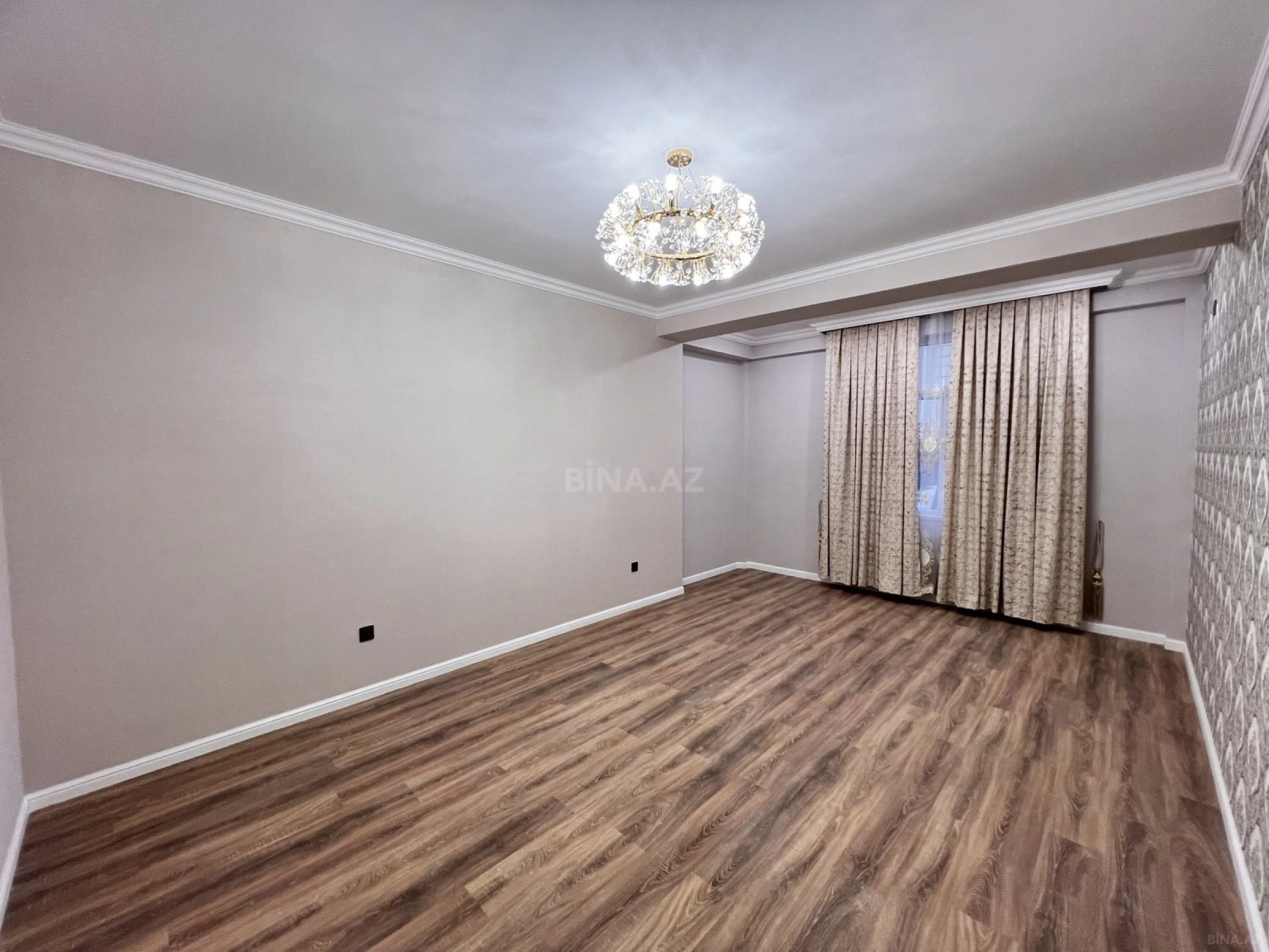 Satılır 2 otaqlı mənzil 93 m²