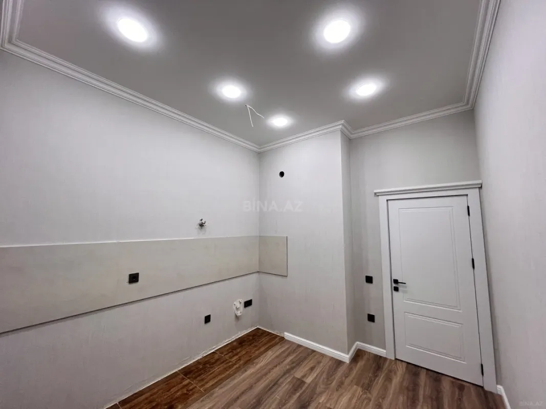 Satılır 2 otaqlı mənzil 93 m²