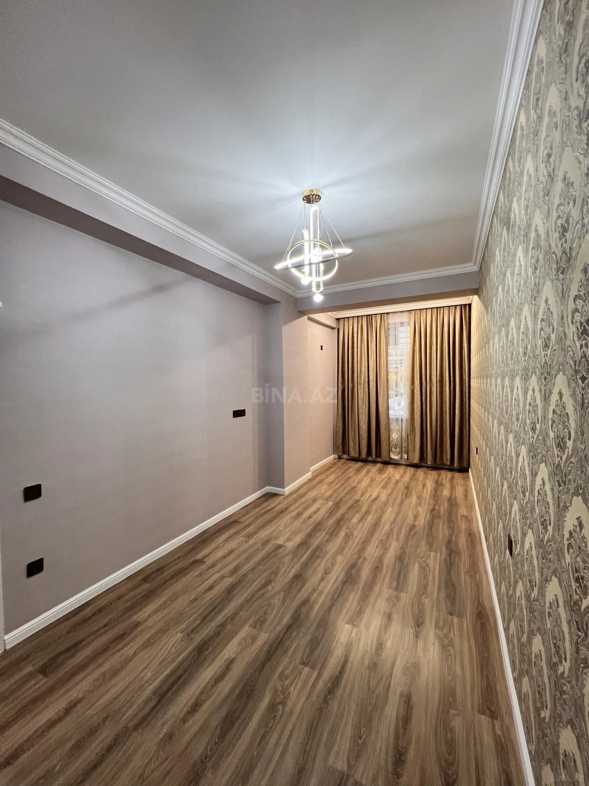 Satılır 2 otaqlı mənzil 93 m²