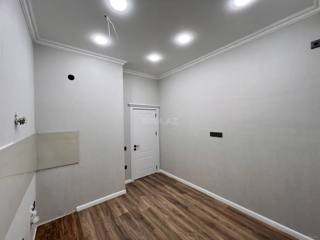 Satılır 2 otaqlı mənzil 93 m²