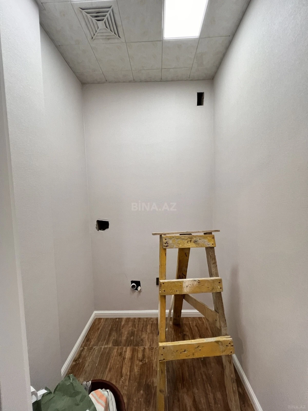 Satılır 2 otaqlı mənzil 93 m²