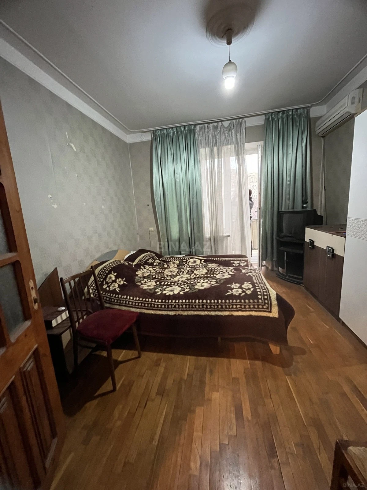 Satılır 4 otaqlı mənzil 100 m²