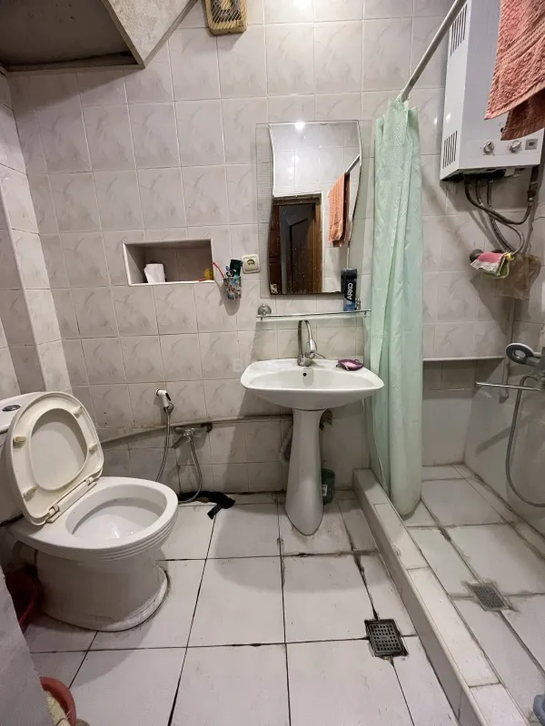 Satılır 4 otaqlı mənzil 100 m²