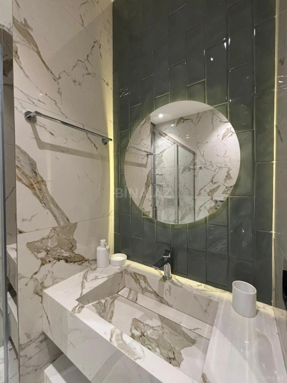 Kirayə verilir 3 otaqlı mənzil 150 m²