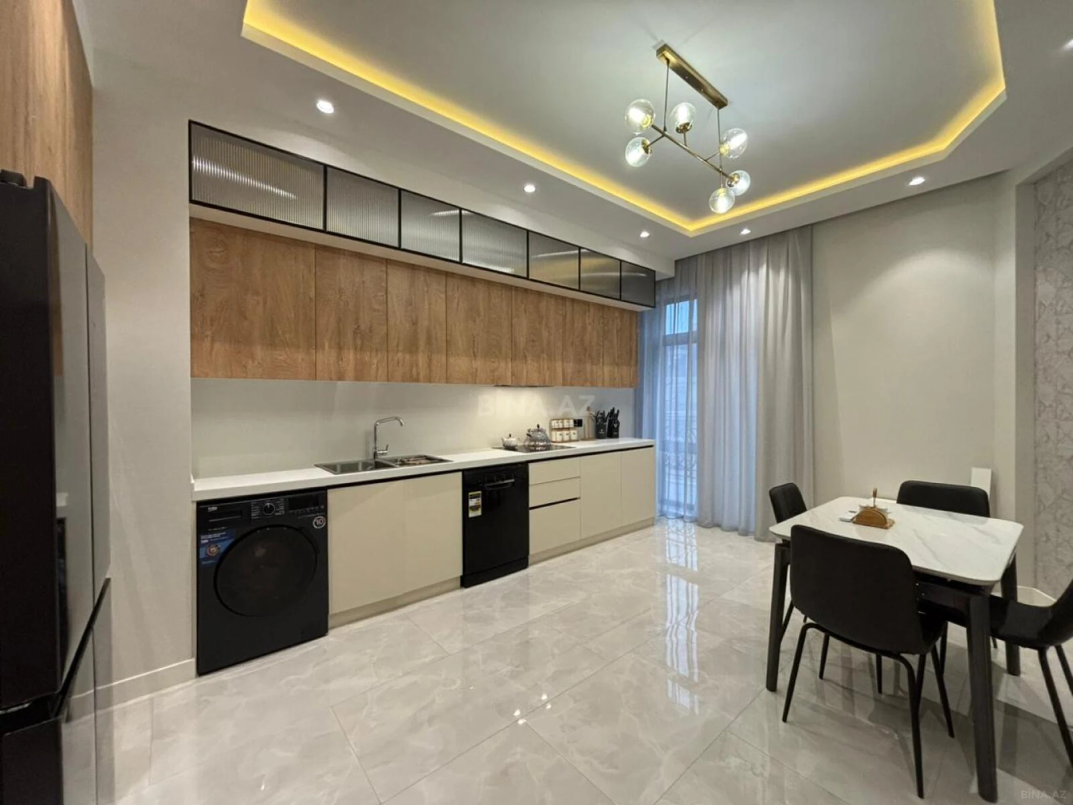 Kirayə verilir 3 otaqlı mənzil 150 m²