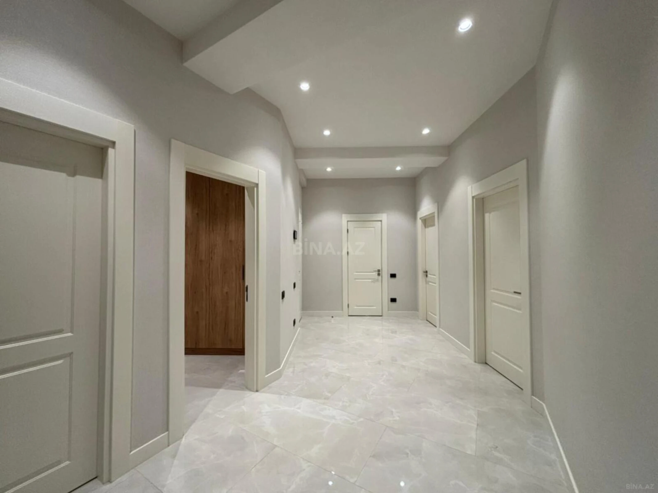 Kirayə verilir 3 otaqlı mənzil 150 m²