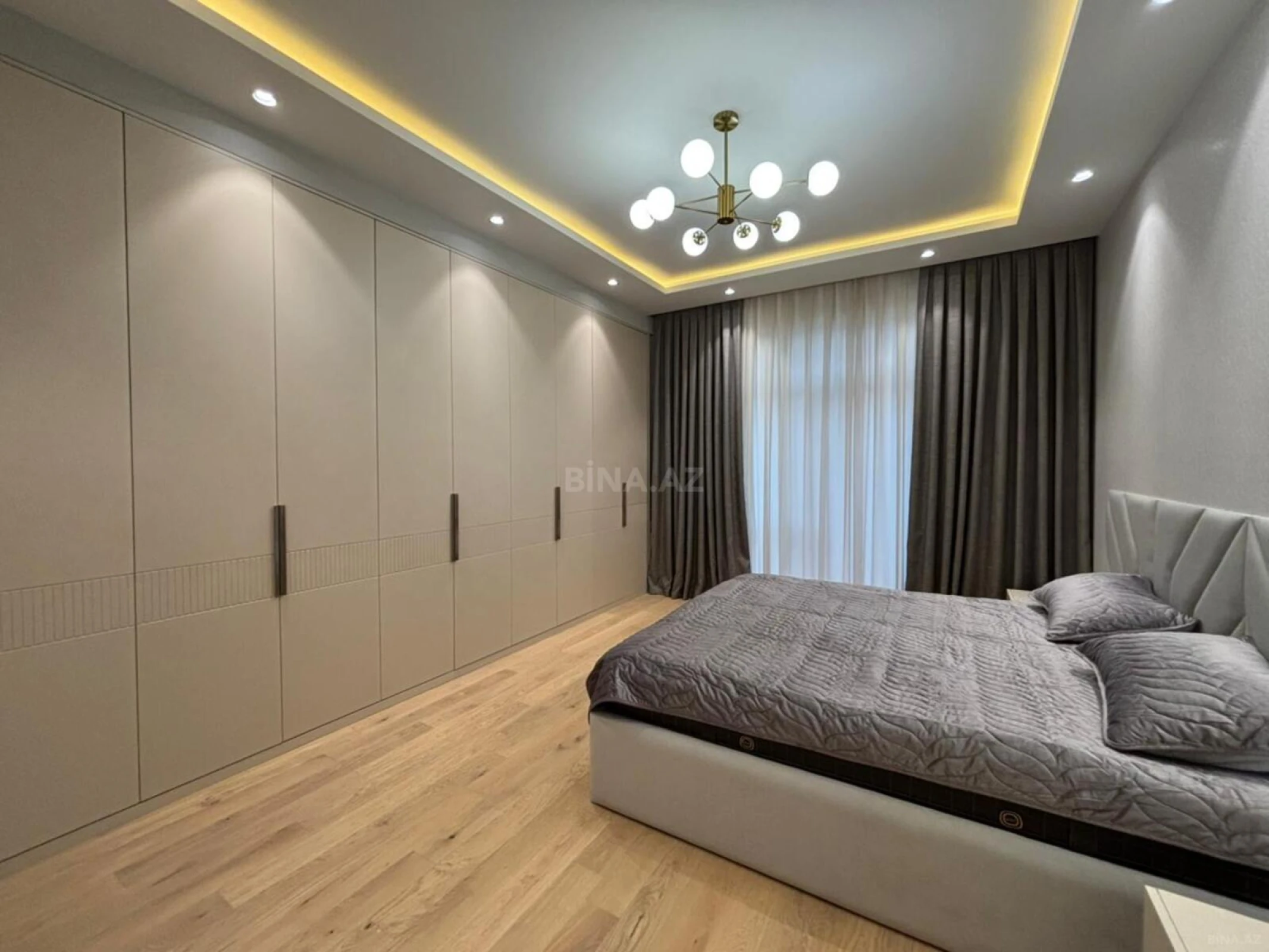 Kirayə verilir 3 otaqlı mənzil 150 m²
