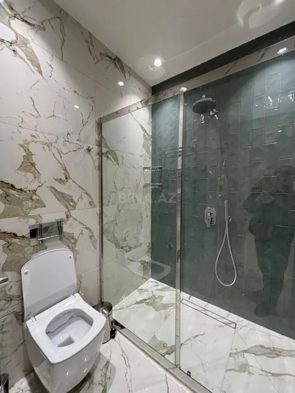 Kirayə verilir 3 otaqlı mənzil 150 m²