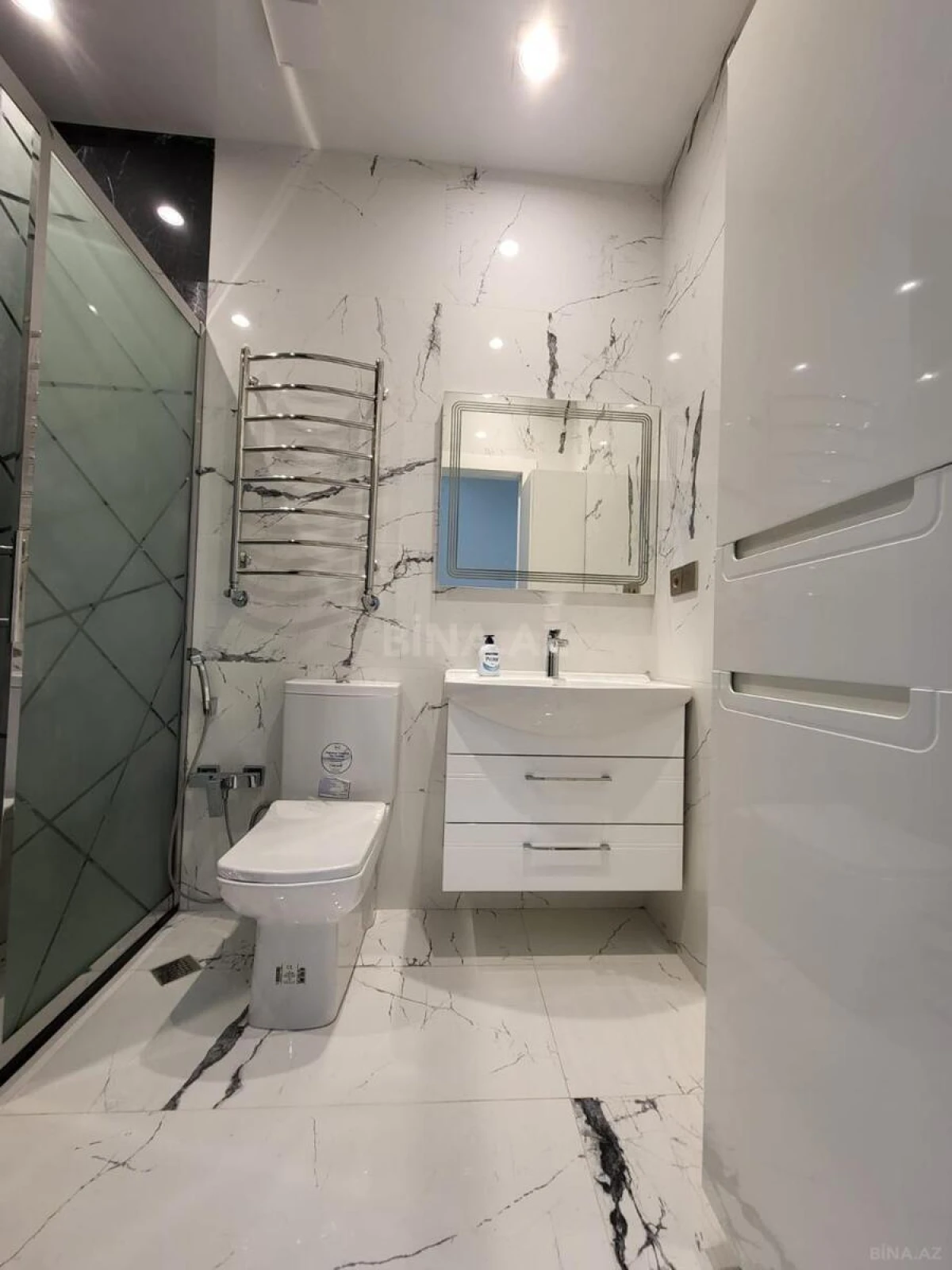Kirayə verilir 3 otaqlı mənzil 110 m²