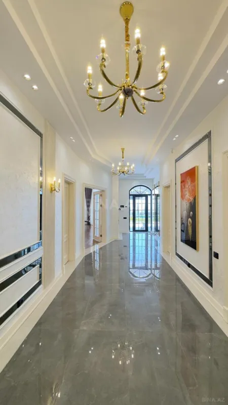 Satılır 5 otaqlı həyət evi 300 m²