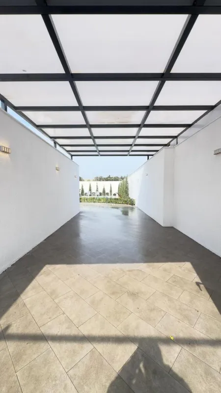 Satılır 5 otaqlı həyət evi 300 m²