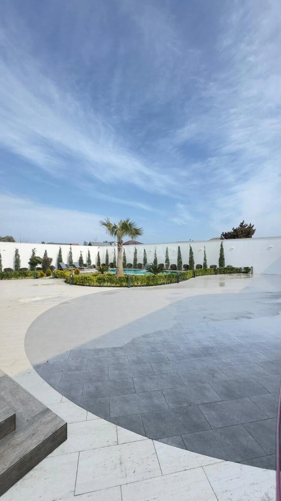 Satılır 5 otaqlı həyət evi 300 m²