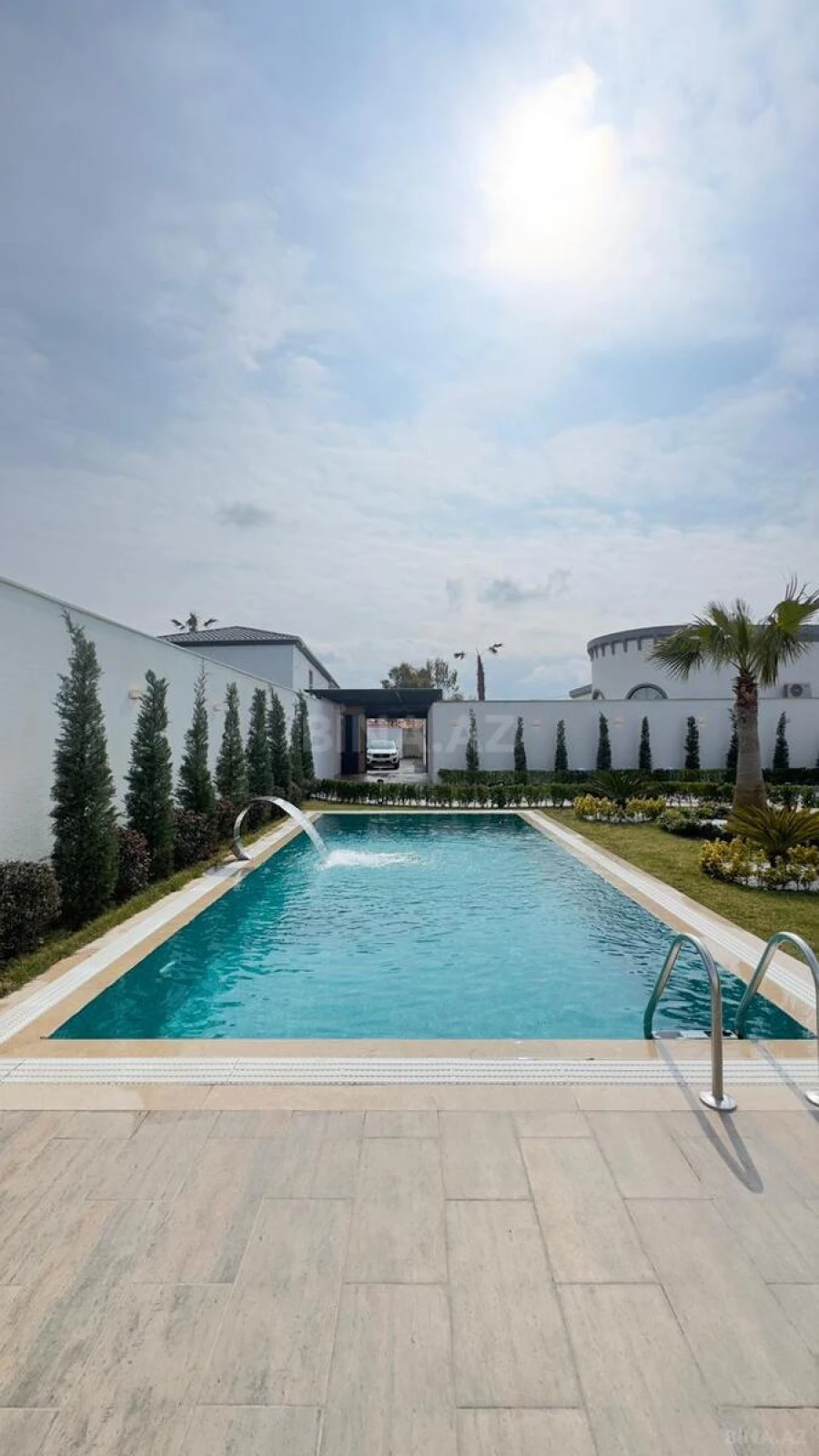 Satılır 5 otaqlı həyət evi 300 m²