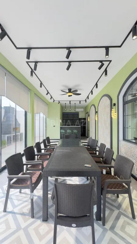 Satılır 5 otaqlı həyət evi 300 m²