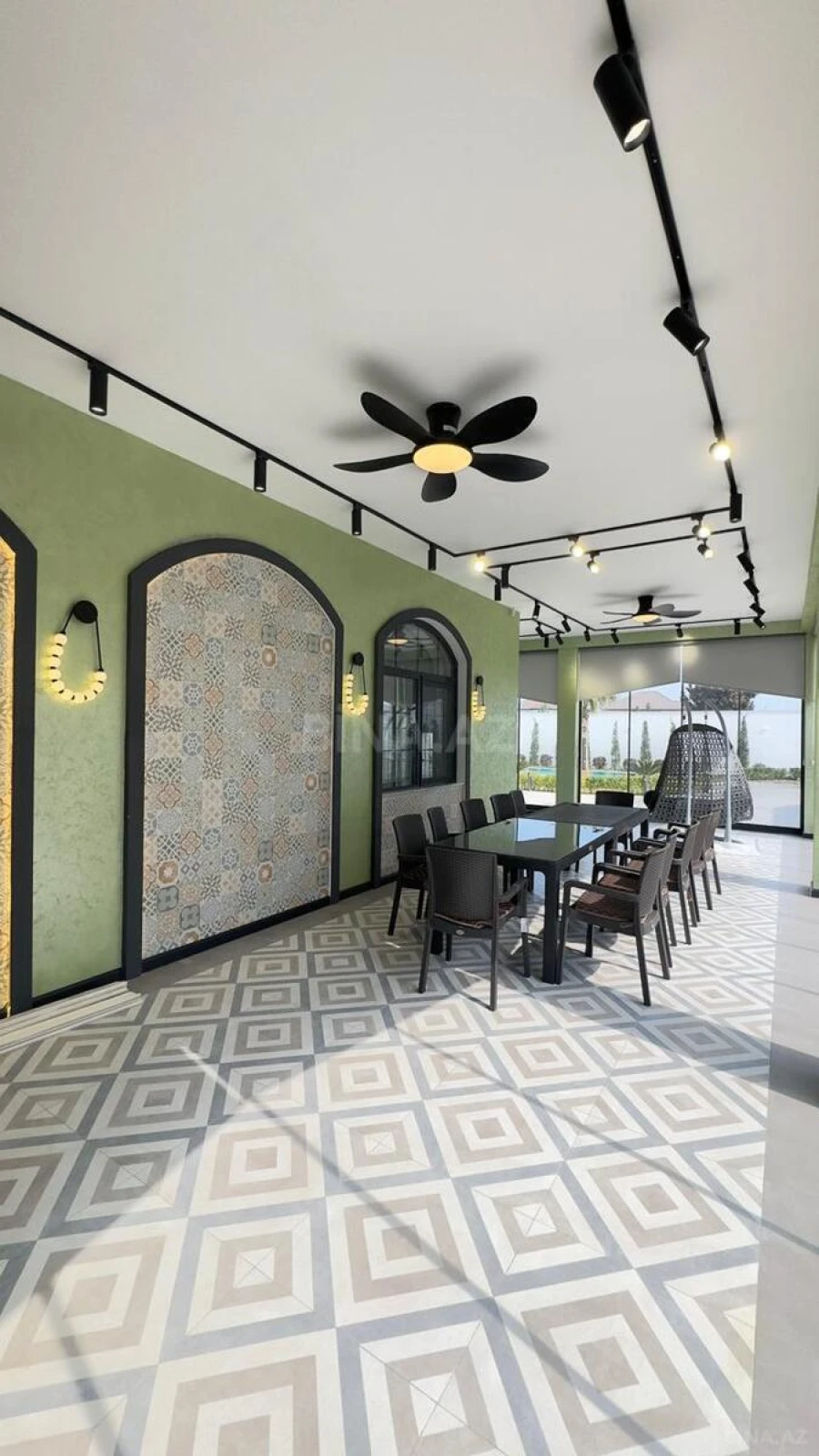 Satılır 5 otaqlı həyət evi 300 m²