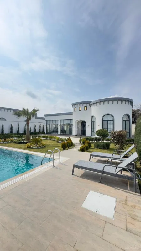 Satılır 5 otaqlı həyət evi 300 m²