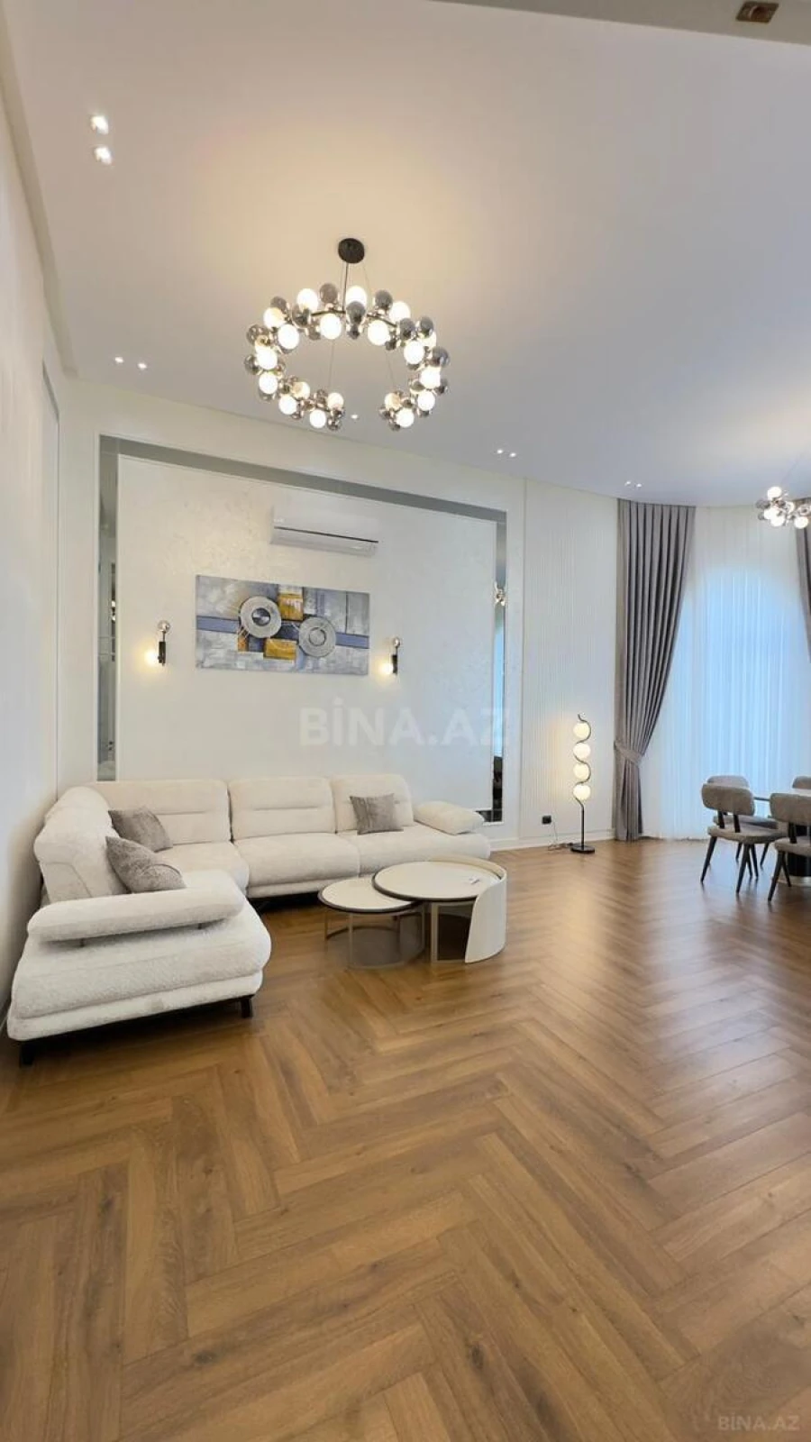 Satılır 5 otaqlı həyət evi 300 m²