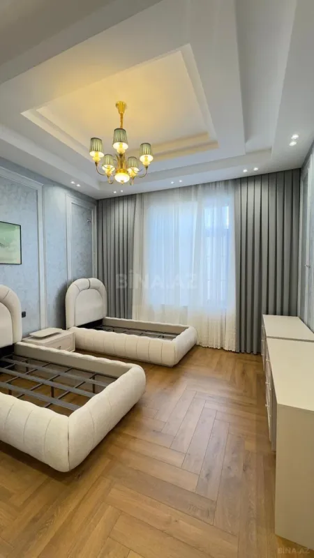 Satılır 5 otaqlı həyət evi 300 m²