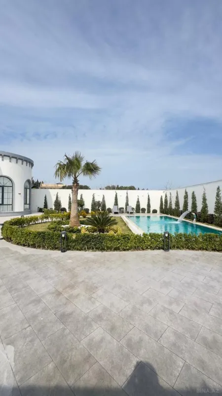 Satılır 5 otaqlı həyət evi 300 m²