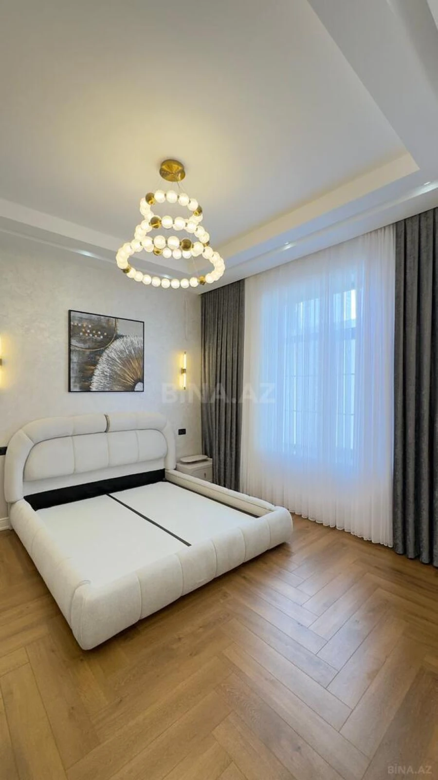 Satılır 5 otaqlı həyət evi 300 m²