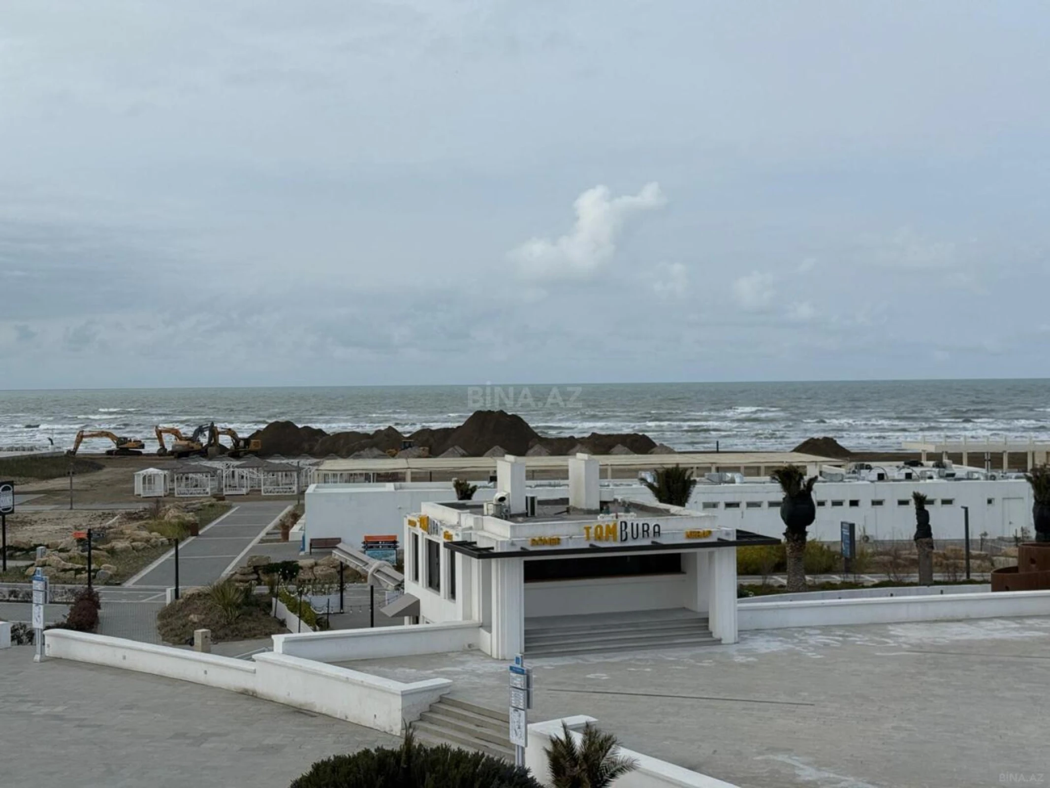 Satılır 1 otaqlı mənzil 79 m²