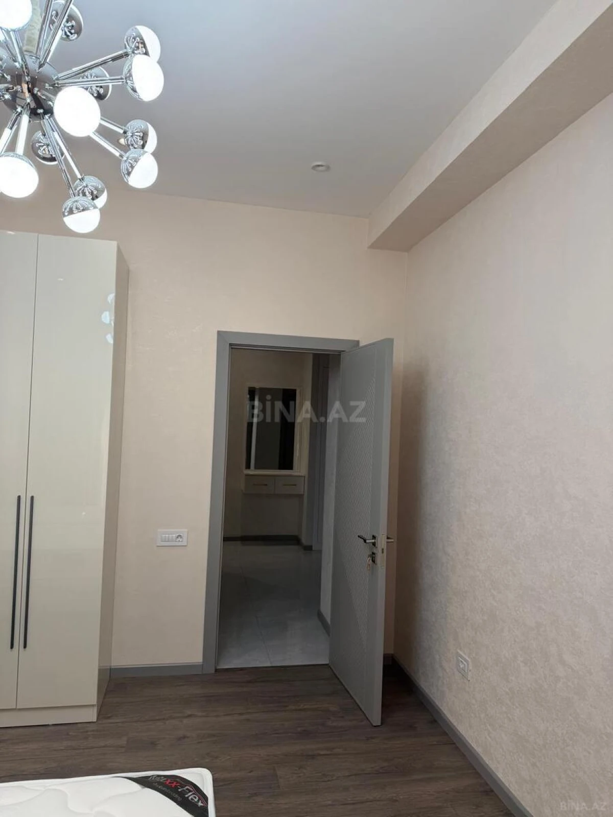 Satılır 2 otaqlı mənzil 91.3 m²