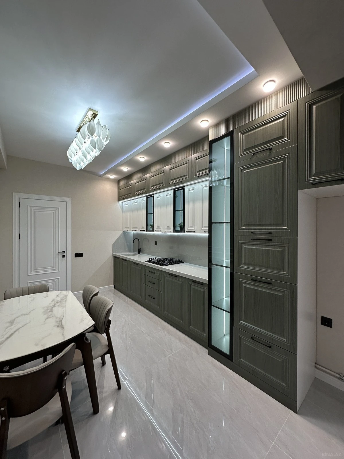 Satılır 3 otaqlı mənzil 105 m²