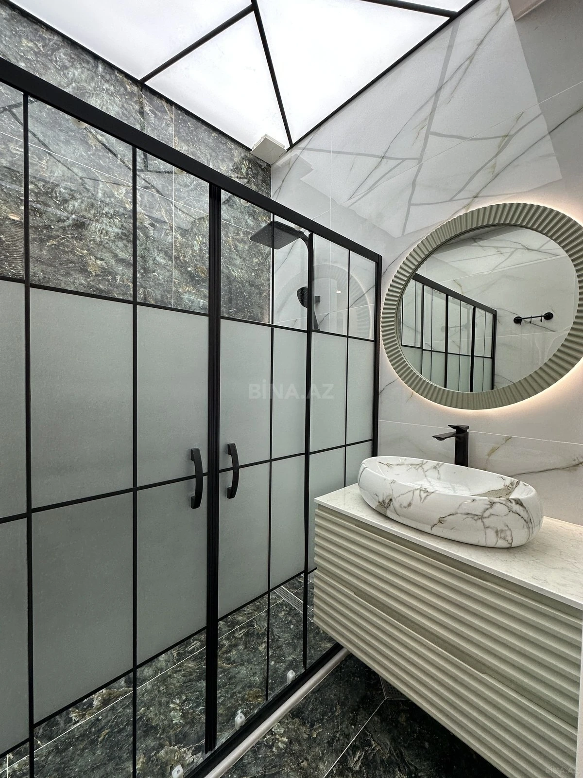 Satılır 3 otaqlı mənzil 105 m²