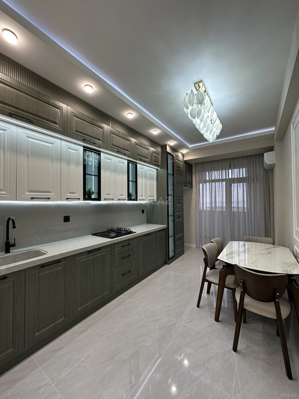 Satılır 3 otaqlı mənzil 105 m²