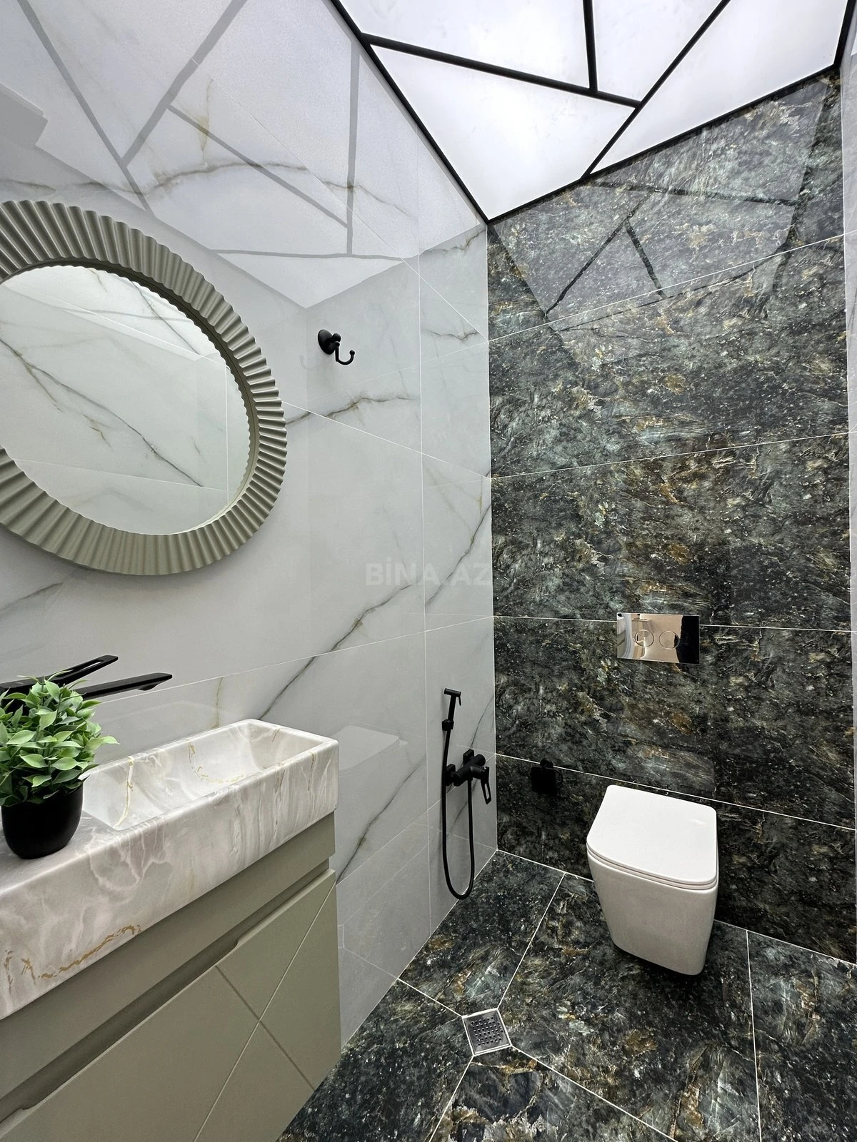 Satılır 3 otaqlı mənzil 105 m²