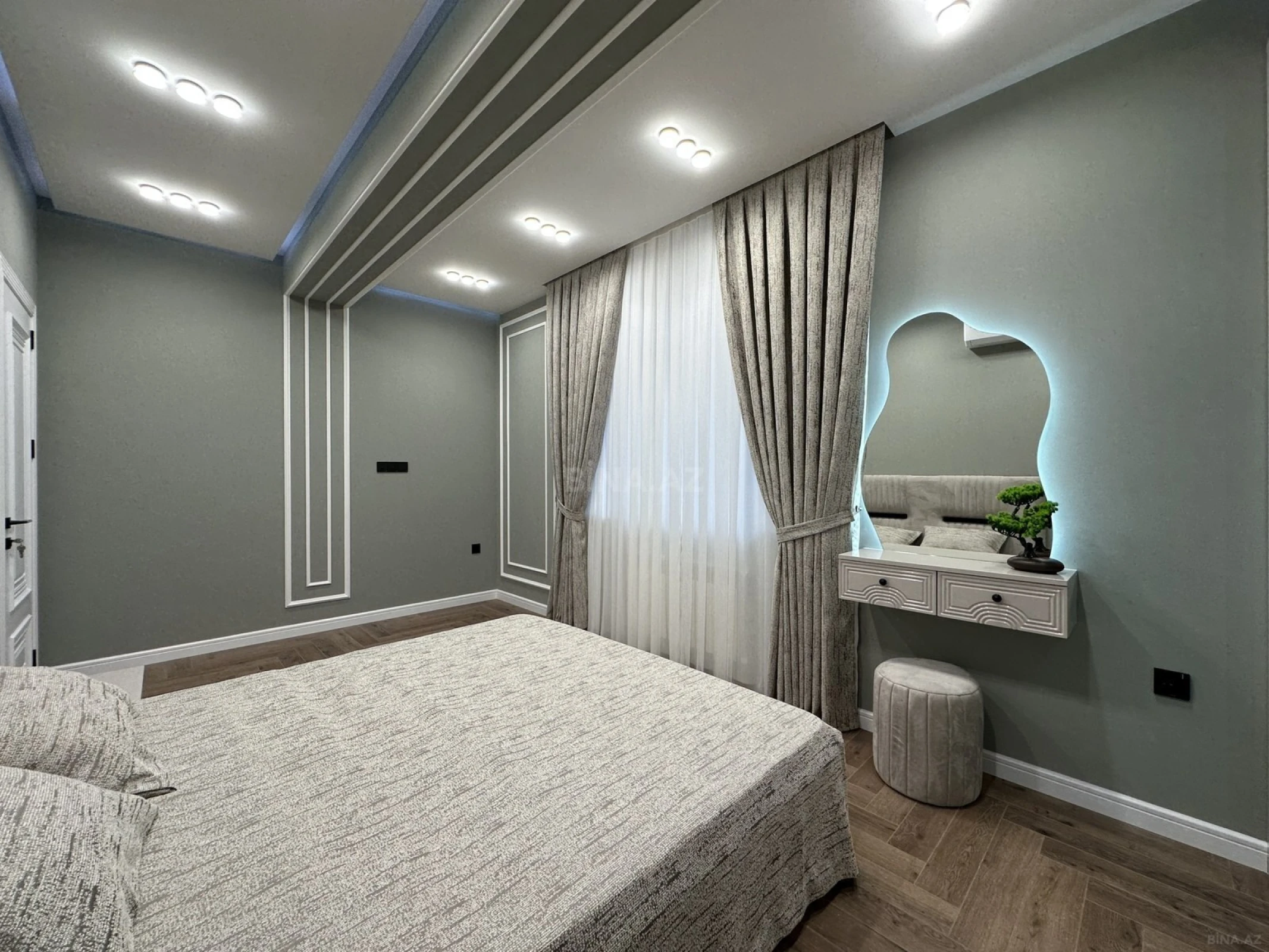 Satılır 3 otaqlı mənzil 105 m²