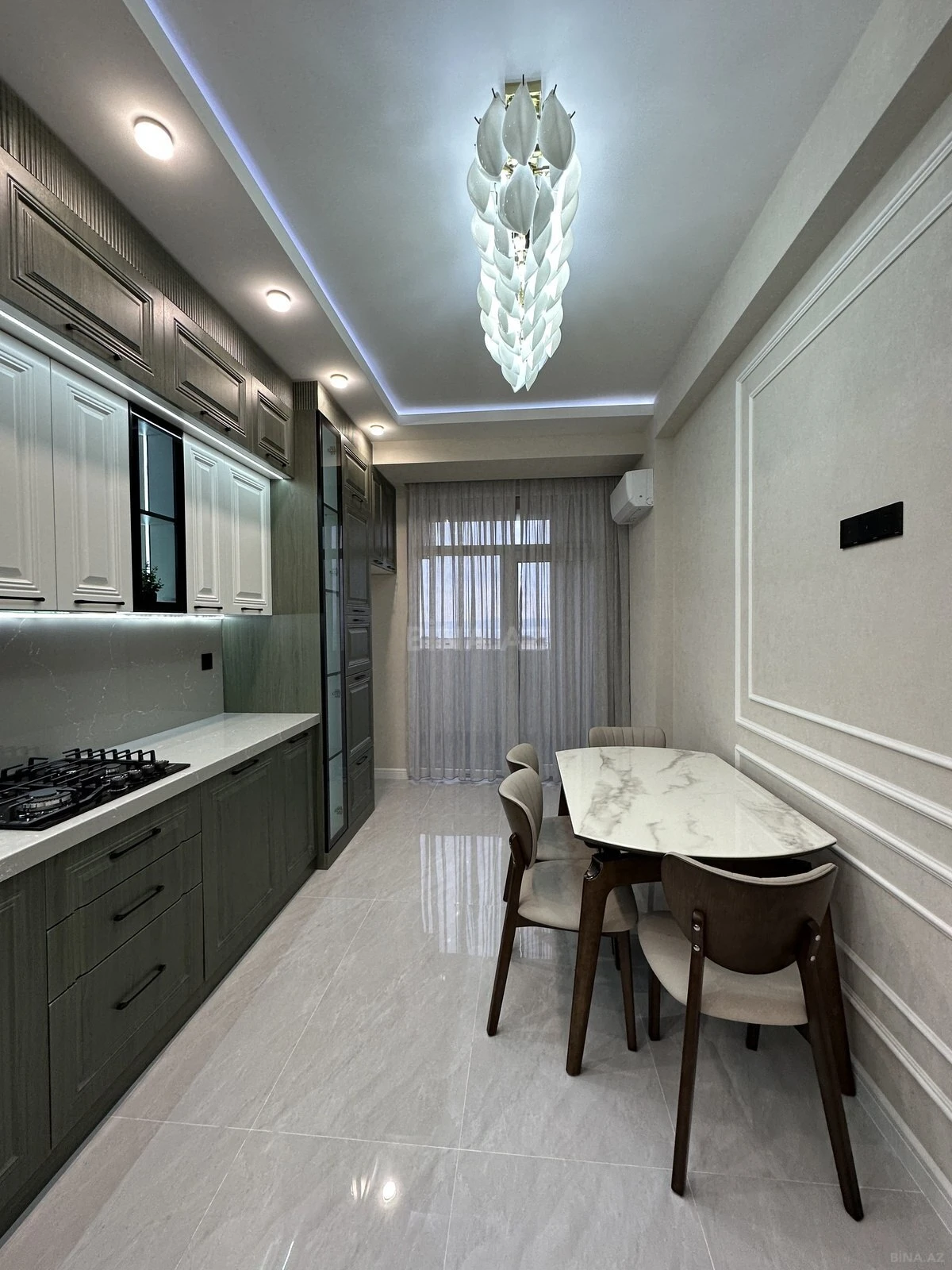 Satılır 3 otaqlı mənzil 105 m²
