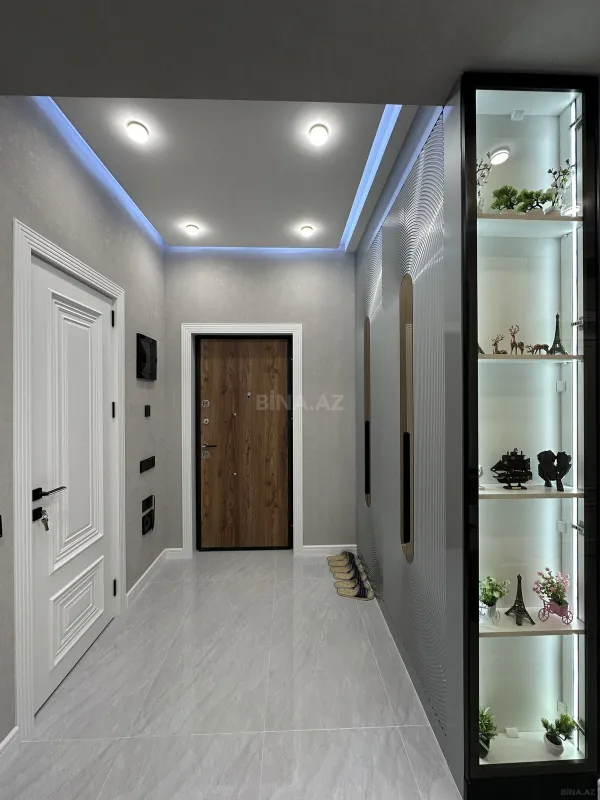 Satılır 3 otaqlı mənzil 105 m²