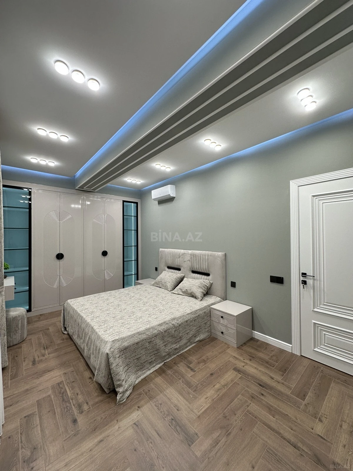 Satılır 3 otaqlı mənzil 105 m²