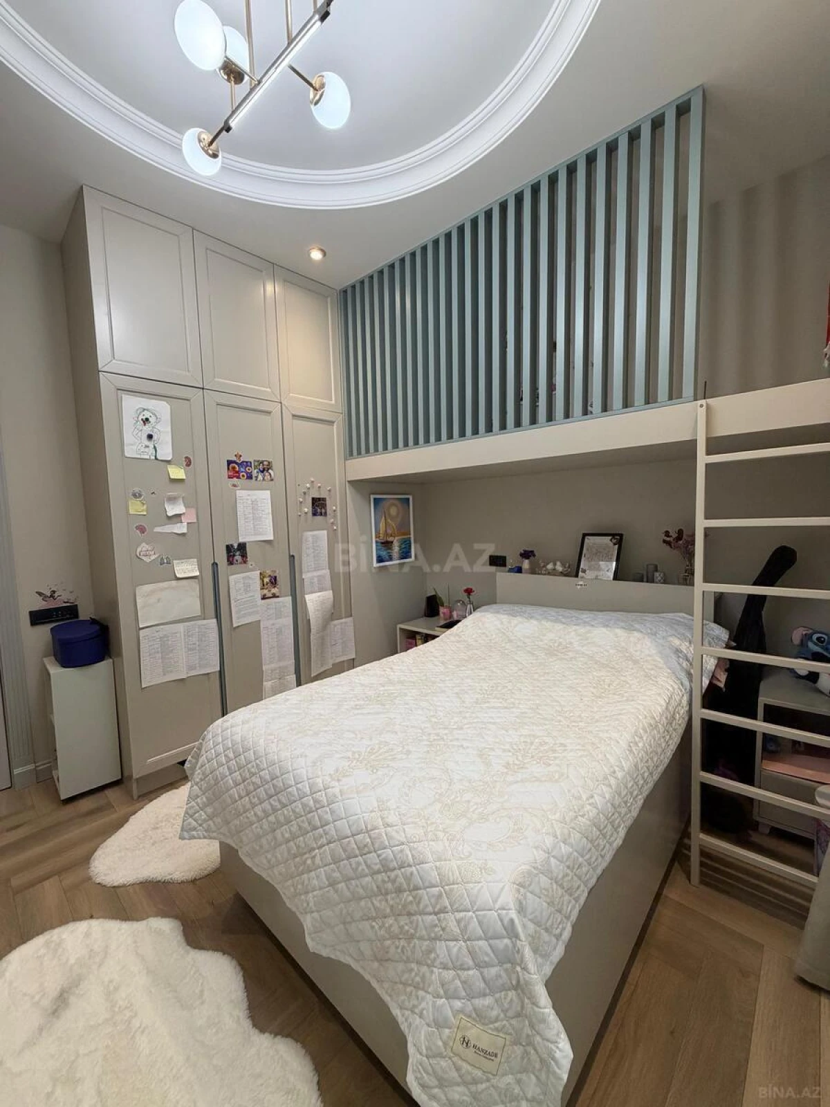 Satılır 4 otaqlı mənzil 132 m²