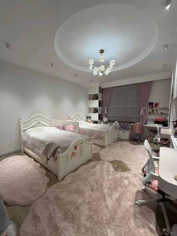 Satılır 4 otaqlı mənzil 132 m²