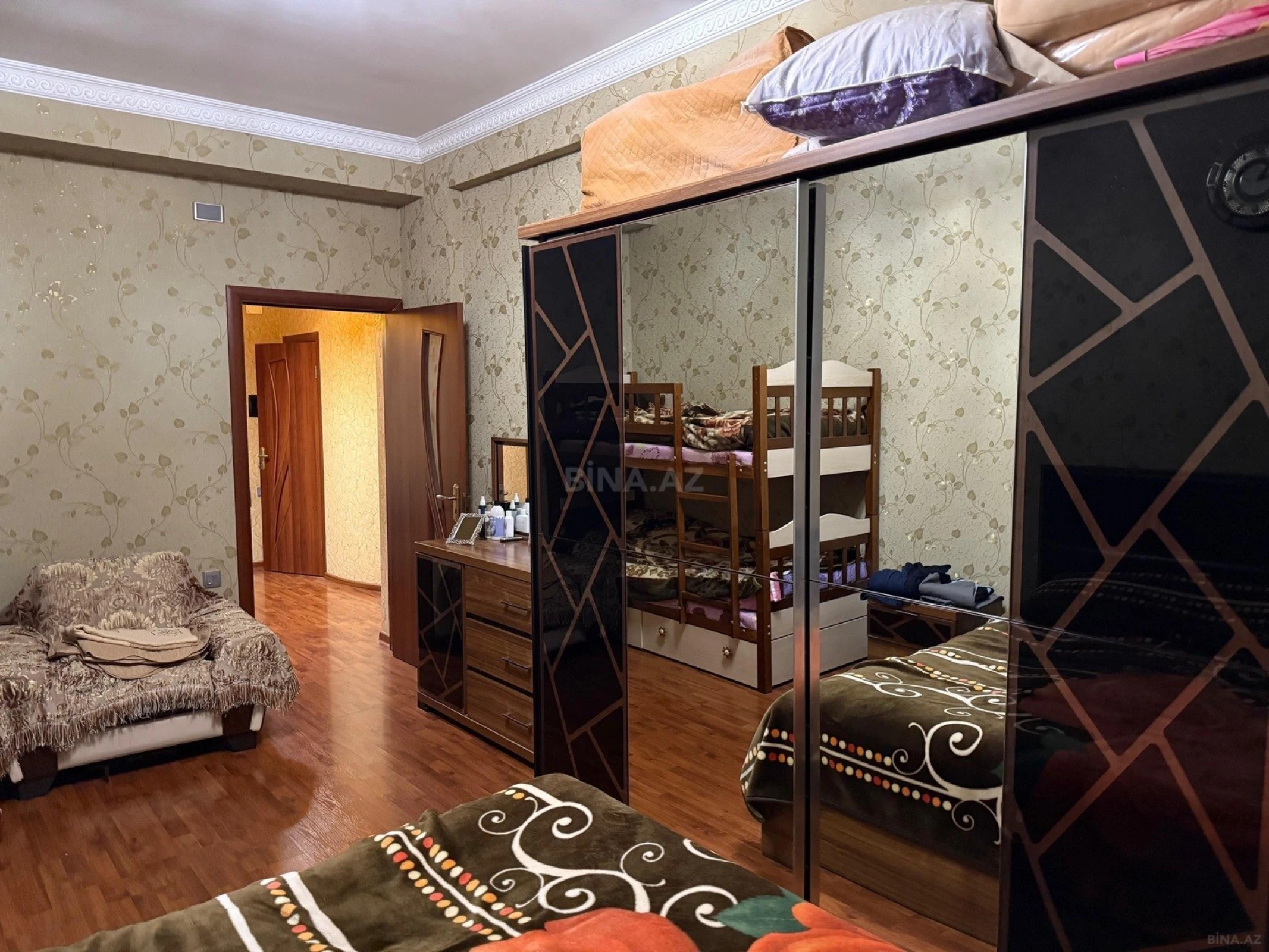 Satılır 2 otaqlı mənzil 64 m²