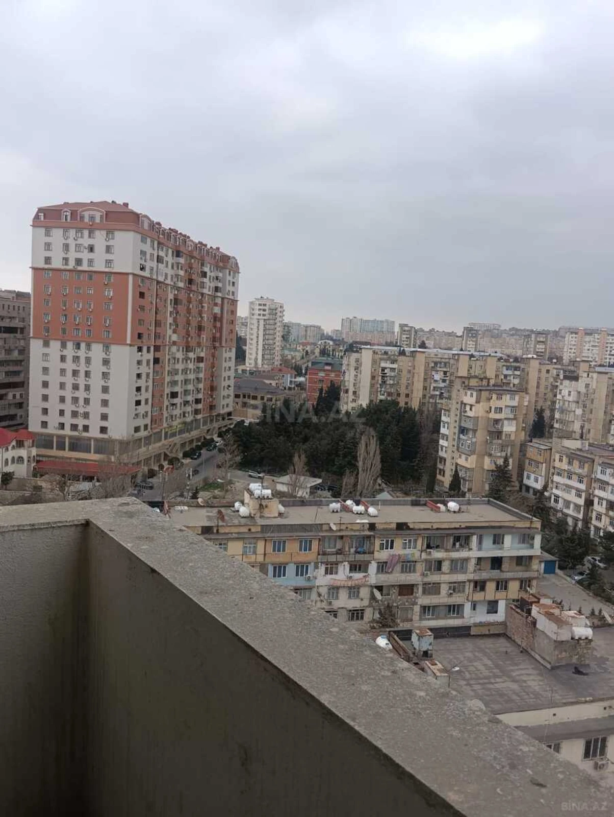 Satılır 3 otaqlı mənzil 105 m²