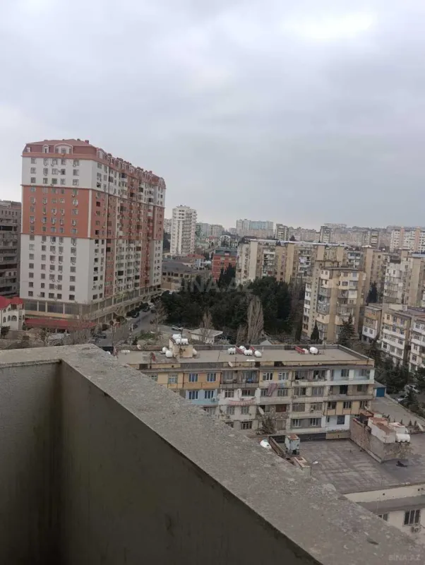 Satılır 3 otaqlı mənzil 105 m²