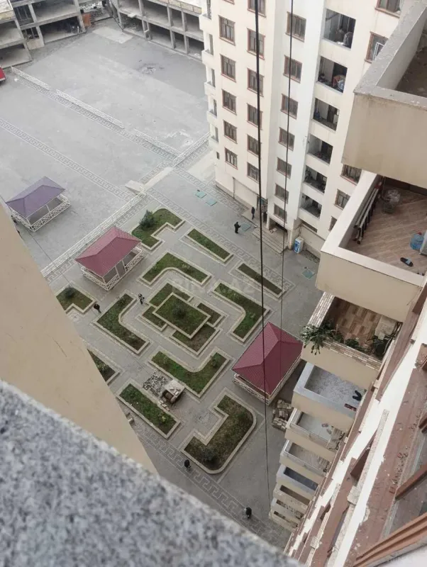 Satılır 3 otaqlı mənzil 105 m²
